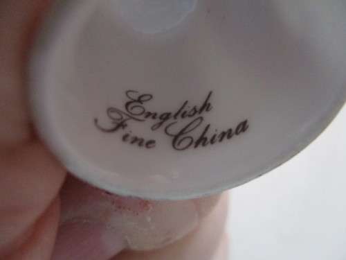 VINTAGE THIMBLE -  OF KING GOERGE V AND QUEEN MARY 1911 - ENGLISH FINE CHINA
