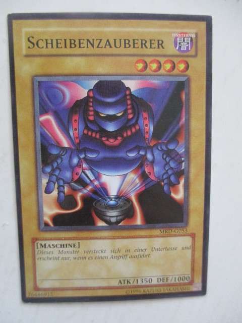 YU-GI-OH TRADING CARD - GERMAN - DISK MAGICIAN
