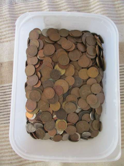 LARGE LOT OF OLD COINS APP. 2 KG