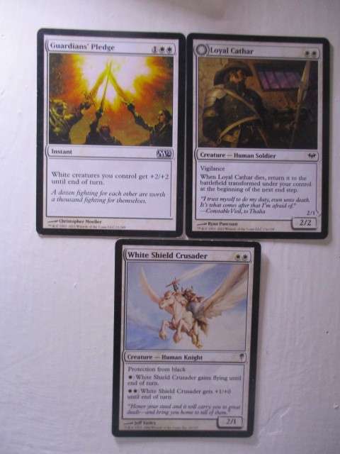 MAGIC THE GATHERING TRADING CARDS - LOT OF 3
