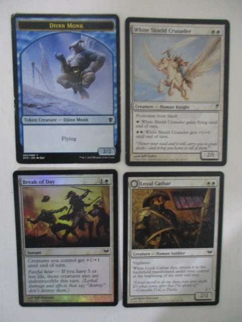 MAGIC THE GATHERING TRADING CARDS - LOT OF 4