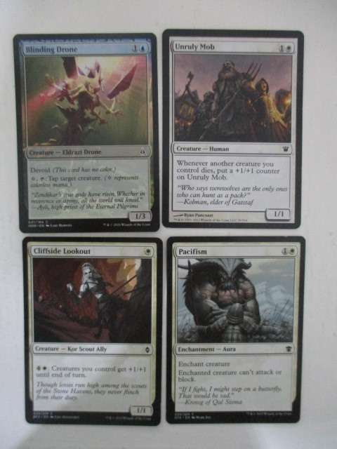 MAGIC THE GATHERING TRADING CARDS - LOT OF 4