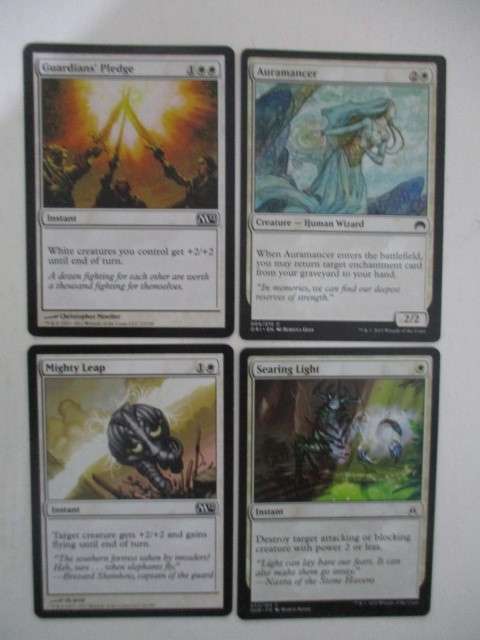 MAGIC THE GATHERING TRADING CARDS - LOT OF 4
