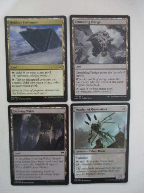 MAGIC THE GATHERING TRADING CARDS - LOT OF 4