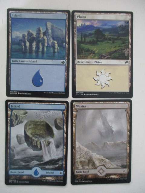 MAGIC THE GATHERING TRADING CARDS - LOT OF 4 LANDS