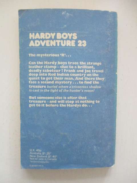 PAPER BACK BOOK -THE HARDY BOYS - THE CRISSCROSS SHADOW - 1972