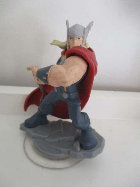 DISNEY`S THOR - FIGURE WITH SERIAL NUMBER