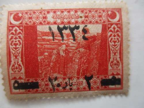 TURKEY  RARE OVER PRINTED 1918 WWI SOLDIERS IN TRENCH UNUSED STAMP STILL HAS GUM ON