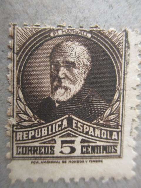 SPAIN 1931-1932 DARK BROWN 5c OFF CENTRE  MOUNTED STAMP