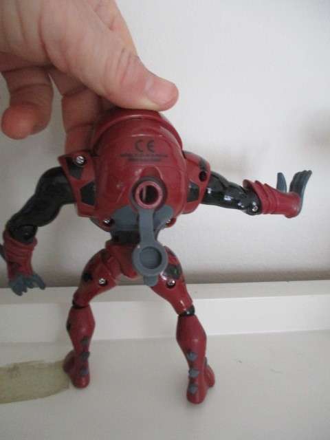 LOVELY BEN 10   FIGURE WITH SERIAL NUMBER