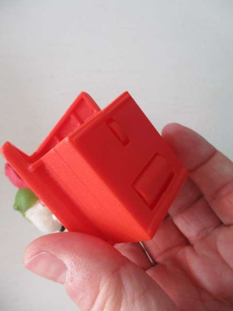 SNOOPY DOG ON KENNEL TOY