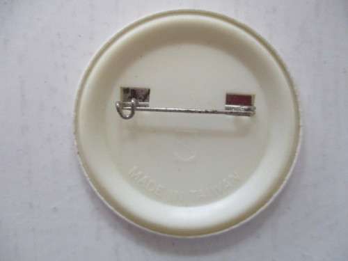VINTAGE BADGE DON`T GO