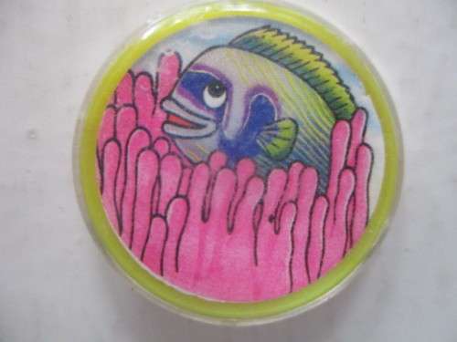 LOT OF NUMEROUS SMALL BADGES