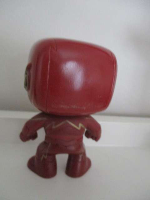VINTAGE - THE FLASH -  A FUNKO FIGURE  - WITH SERIAL NUMBER