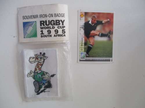 RUGBY WORLD CUP 1995 IRON ON BADGE AND  RUGBY CARD