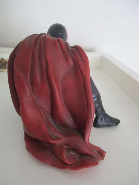 X- MEN FIGURE - MAGNETO - APP  8 cm   TALL