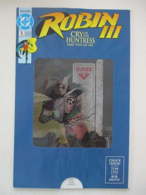 DC COMICS - ROBIN III CRY OF THE HUNTRESS NO. 5  - 1993 WITH HOLOGRAPHIC IMAGE AS NEW