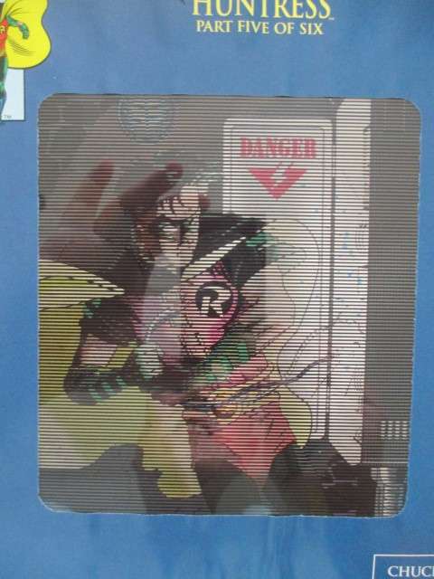 DC COMICS - ROBIN III CRY OF THE HUNTRESS NO. 5  - 1993 WITH HOLOGRAPHIC IMAGE AS NEW