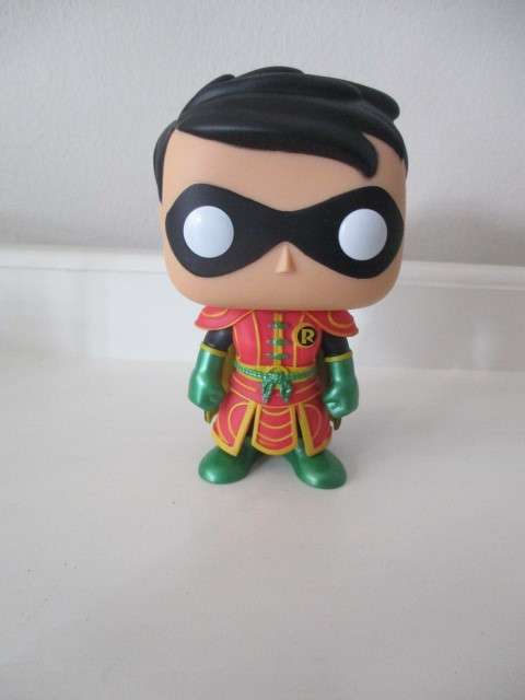 FUNKO - DC ROBIN  - FIGURE IN ORIGINAL BOX