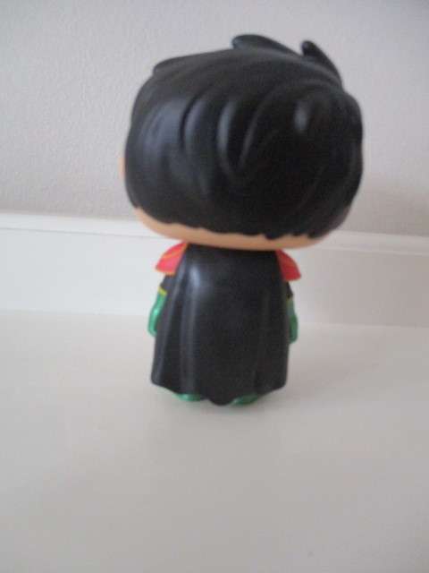 FUNKO - DC ROBIN  - FIGURE IN ORIGINAL BOX