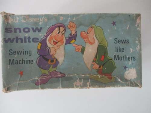 KIDDIES VINTAGE WALT DISNEY  SNOW WHITE SEWING MACHINE IN ORIGINAL  BOX!!!!! RARE FIND