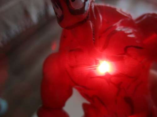LOVELY VENOM FIGURE WITH LIGHT APP 15 CM TALL