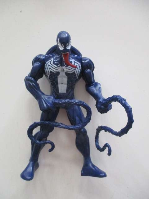 VENOM FIGURE APP 15 CM TALL WITH LIGHT