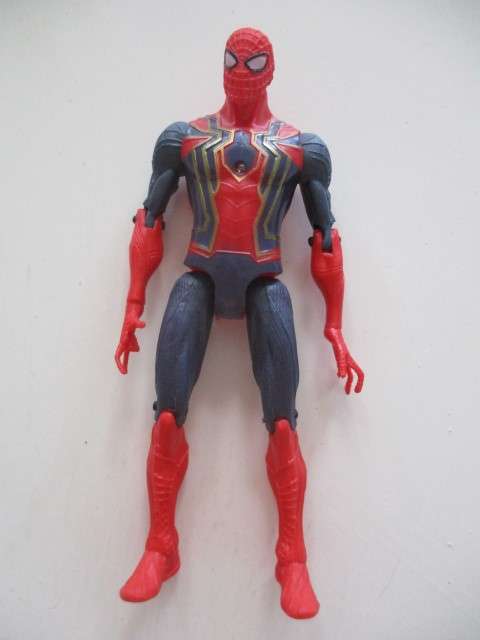 SPIDER-MAN FIGURE WITH LIGHT  APP 16CM TALL