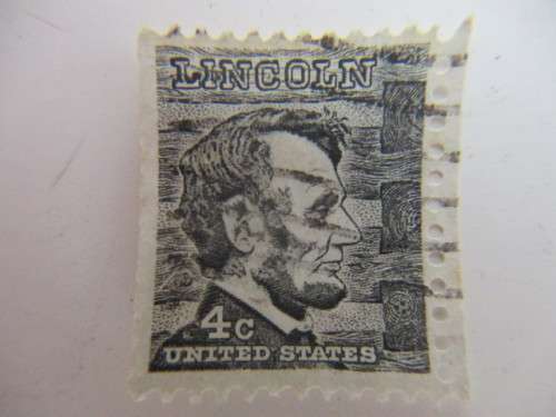 AMERICA - USED ABE LINCOLN 4c STAMP LOVELY CONDITION