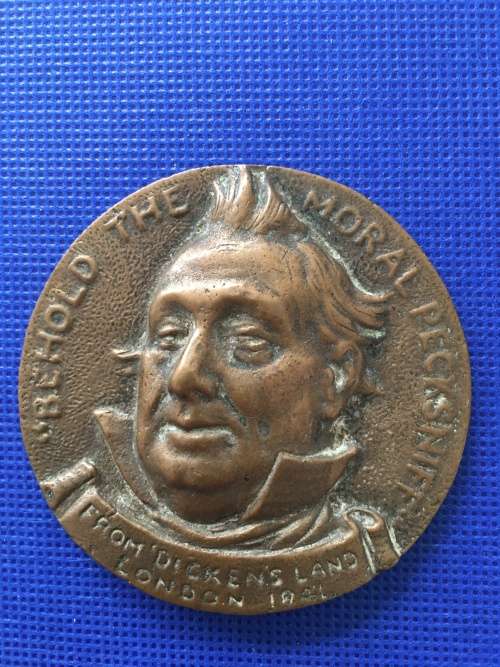 BRONZE LAND  PLAQUE CHARLES DICKENS MR. PECKSNIFF 1941