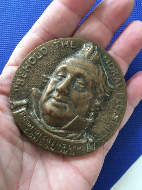 BRONZE LAND  PLAQUE CHARLES DICKENS MR. PECKSNIFF 1941