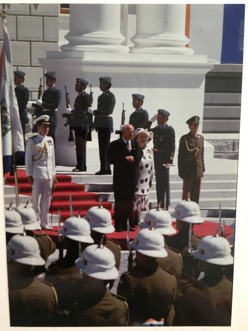 LOVELY LOT OF PW BOTHA  FORMER PRESIDENT  AND -  FREE  ELIZE BOTHA AUTOGRAPH