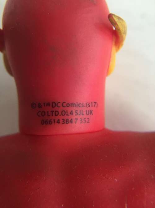 VINTAGE - RUBBER STRETCHY DC FIGURE  - ``FLASH `` WITH SERIAL NUMBER APP 15CM TALL