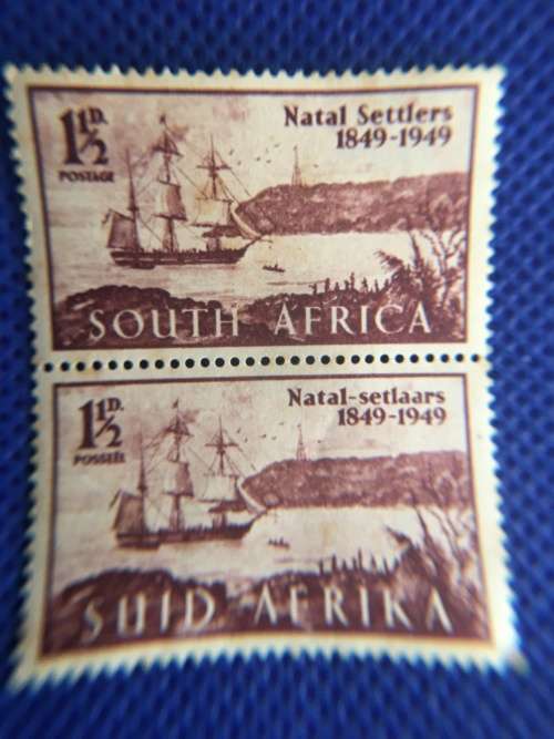 SOUTH AFRICA  UNUSED  PAIR OF STAMPS