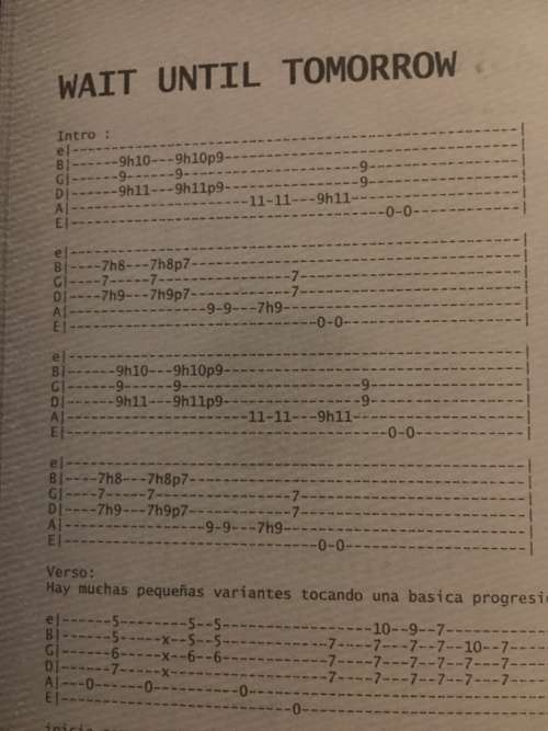 JIMI HENDRIX MUSIC BOOK / GUITAR WITH CHORDS
