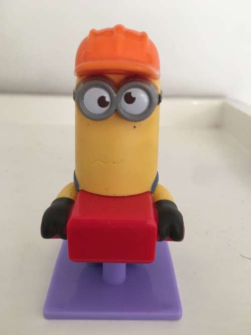 MC DONALDS MINION FIGURE