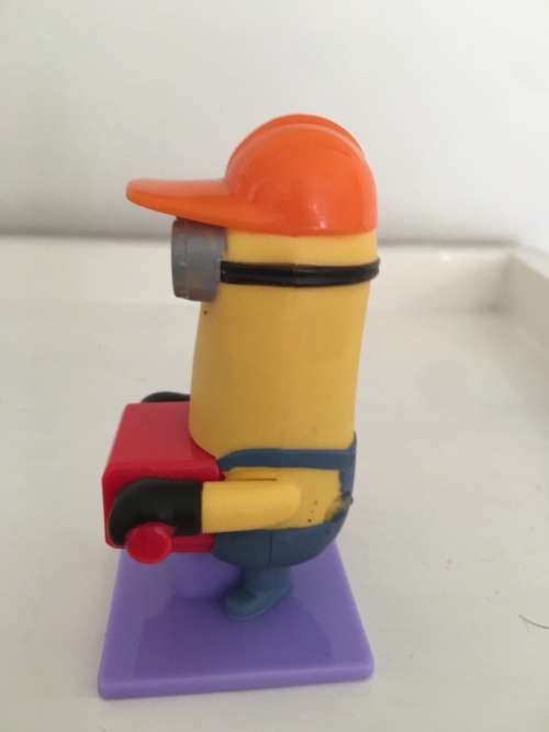 MC DONALDS MINION FIGURE