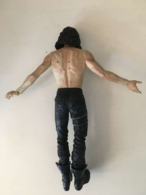 LOVELY `` THE CROW`` FROM THE MOVIE FIGURINE WITH DRESSING TABLE  2  PIECES
