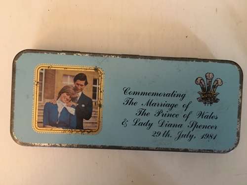 VINTAGE TIN  COMMEMORATING MARRIAGE OF PRINCE CHARLES  AND PRINCESS DIANE 1981
