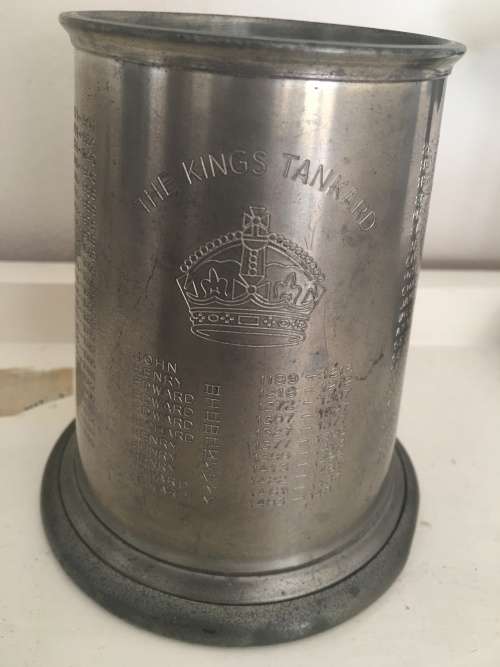 VINTAGE ENGLISH TANKARD OF  ROYALTY KINGS AND QUEENS ENGRAVED FROM ENGLAND  - THE KINGS TANKARD