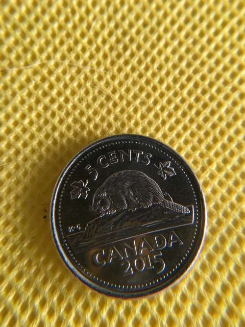 BEAUTIFUL CANADA 5c COIN - 2015