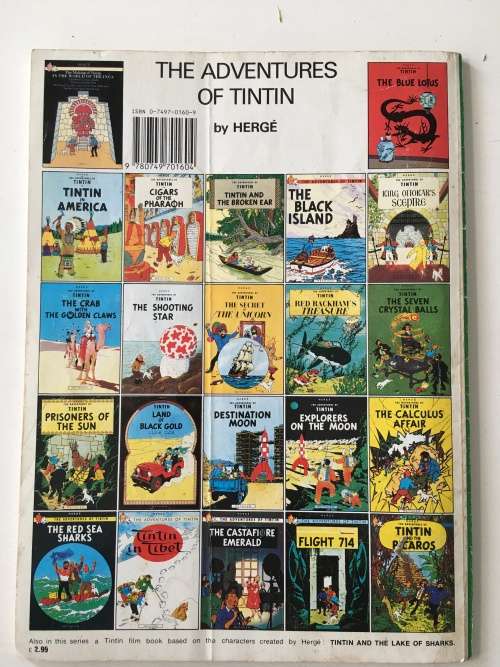 LOVELY BOOK PAPER BACK - TINTIN - EXPLORERES ON THE MOON - 1982