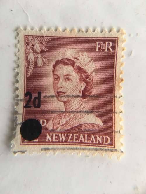 NEW ZEALAND STAMPED OVER QUEEN ELIZABETH  USED STAMP 1956