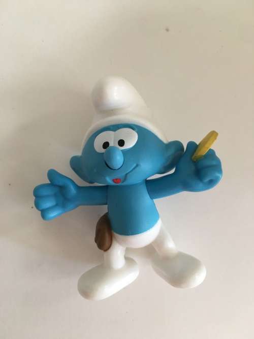 LOVELY SMURF WITH COIN - MC DONALDS VERSION