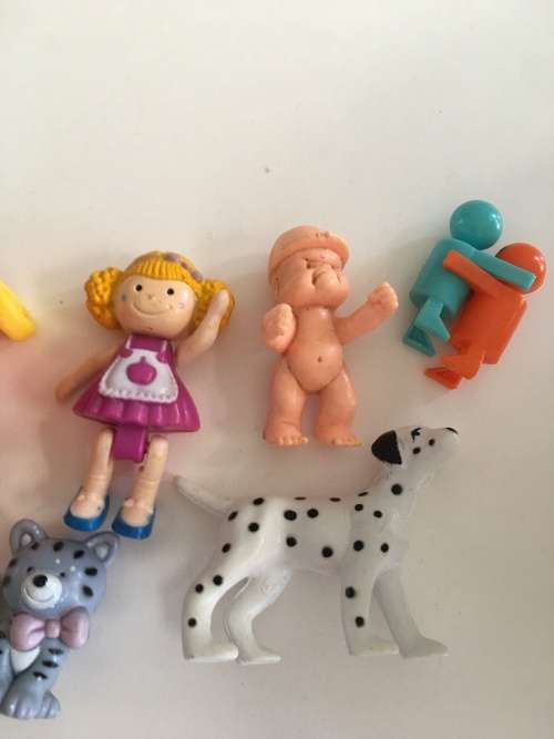 PACKET OF CEREAL OR FAST FOOD TOYS VARIOUS FIGURES