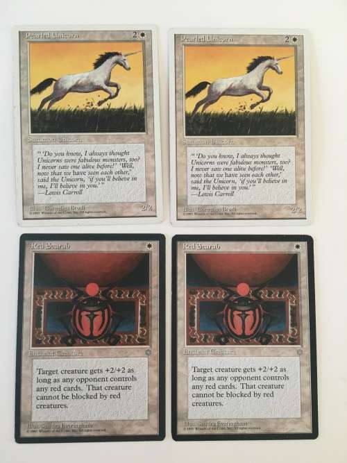 MAGIC THE GATHERING - 2 HALF SETS - PEARLED UNICORN X 2 - RED SCARAB X 2