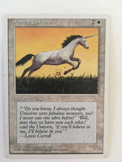 MAGIC THE GATHERING - 2 HALF SETS - PEARLED UNICORN X 2 - RED SCARAB X 2
