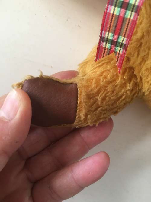 VINTAGE TEDDY BEAR - LEATHER HANDS AND FEET ARMS AND LEGS CAN MOVE OVER 52 YEARS OLD MAYBE MORE