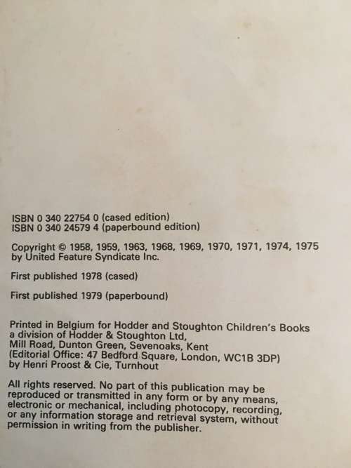 VINTAGE - PEANUTS - SNOOPY AND HIS FRIENDS - PAPER BACK - FIRST PUBLISHED  - 1979