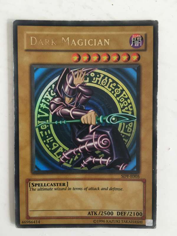 YU-GI-OH TRADING CARD - FOIL/SHINY DARK MAGICIAN